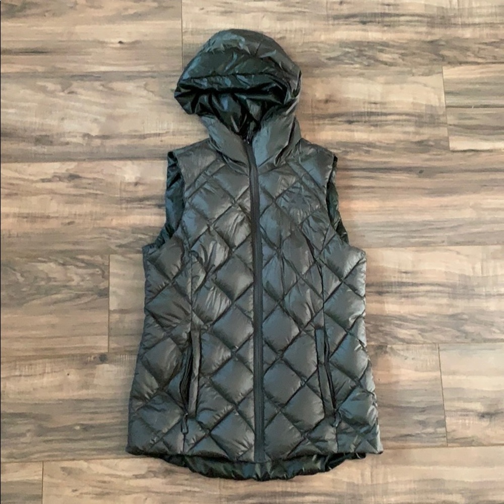 Gerry women’s reversible DOWN vest.